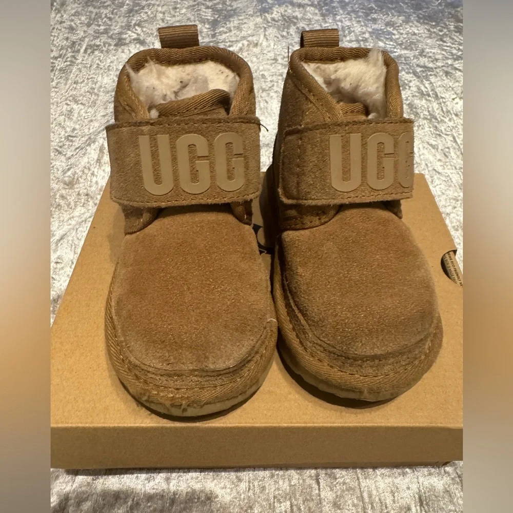 ✨UGGS✨ - Picture 2 of 6